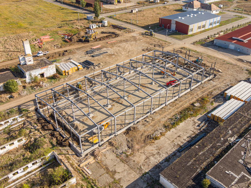 VKM Ingeniería Estructural · Ingeniería Estructural - Naves Industriales